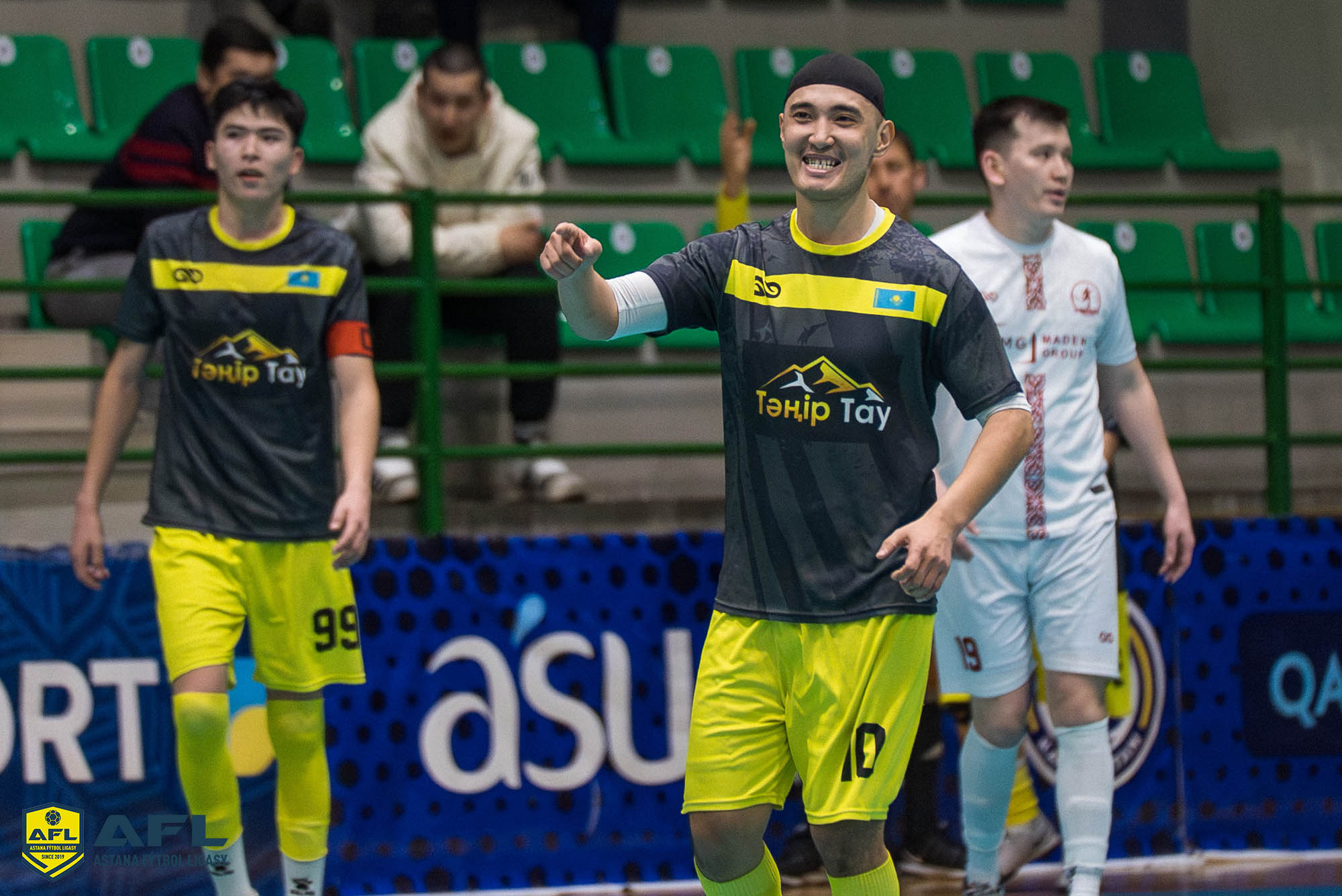Тәңір Тау - FC "SAMGAU" 7 : 4